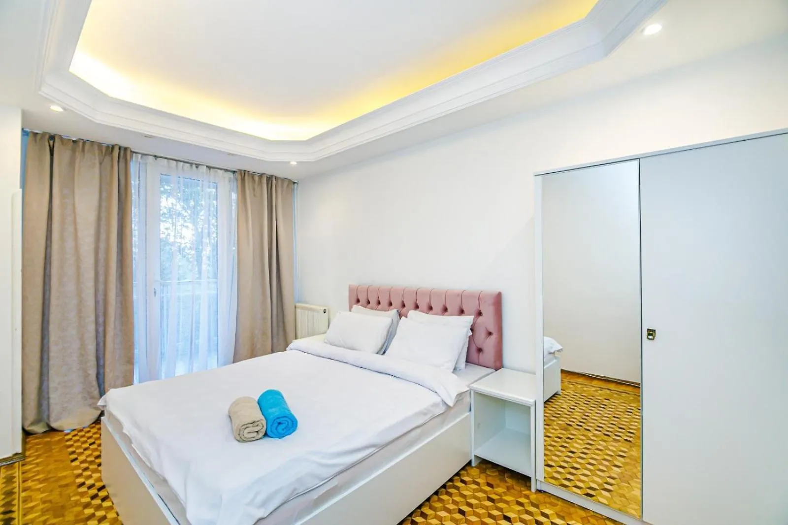 Apartment Freedom Square Baku 0*,