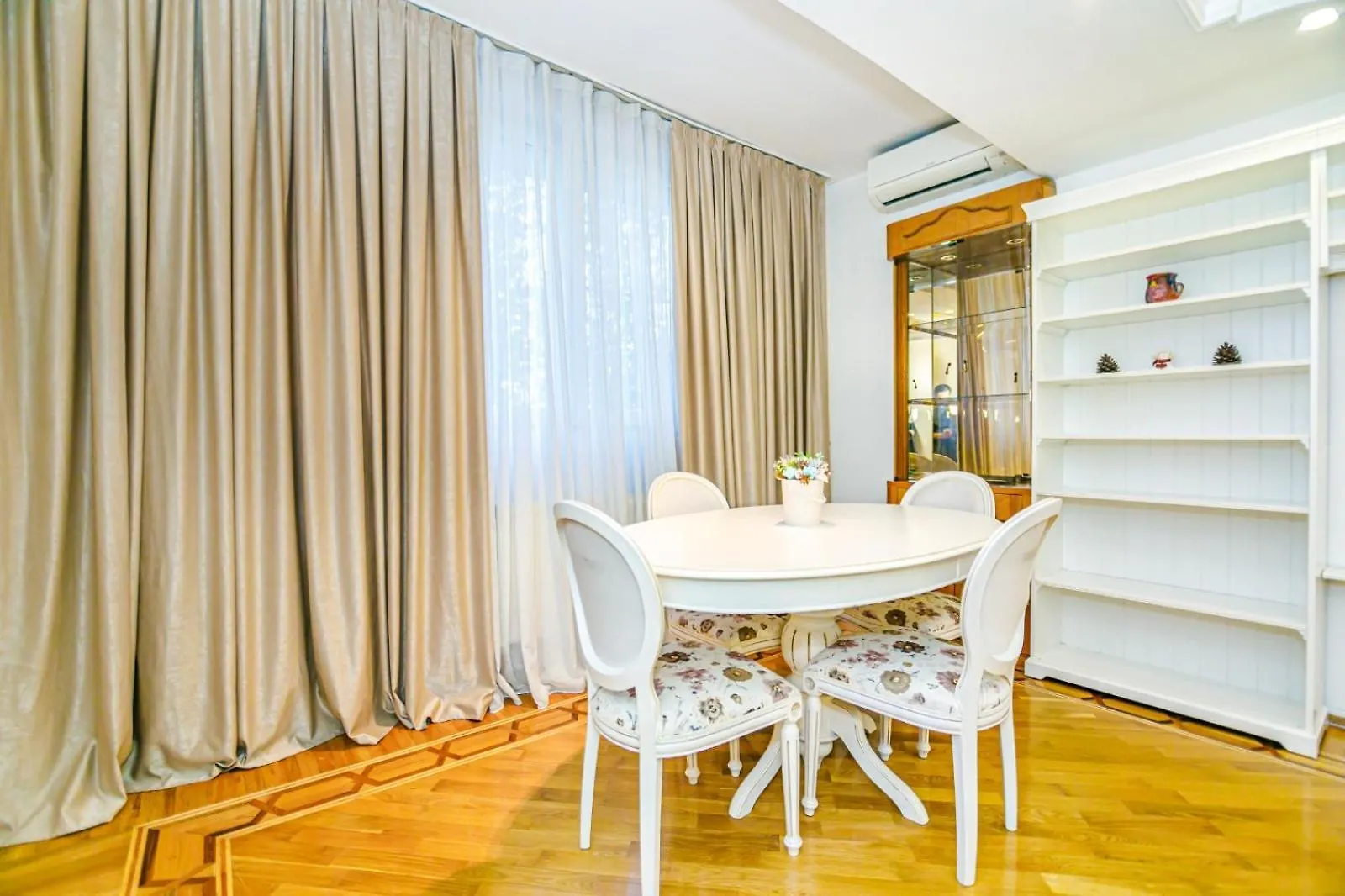 Apartment Freedom Square Baku