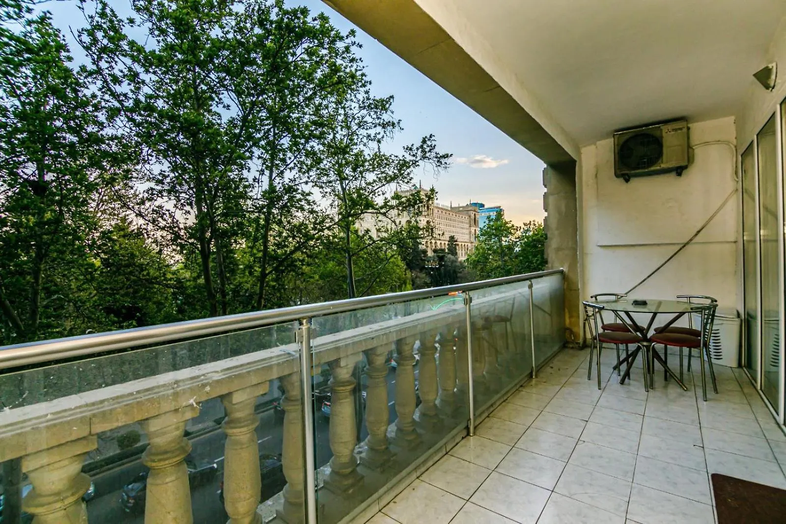 Apartment Freedom Square Baky